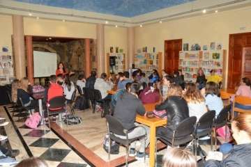Alumnos de Telde se acercan a la obra de la poetisa Pino Ojeda (Foto Francisco Javier Santana)