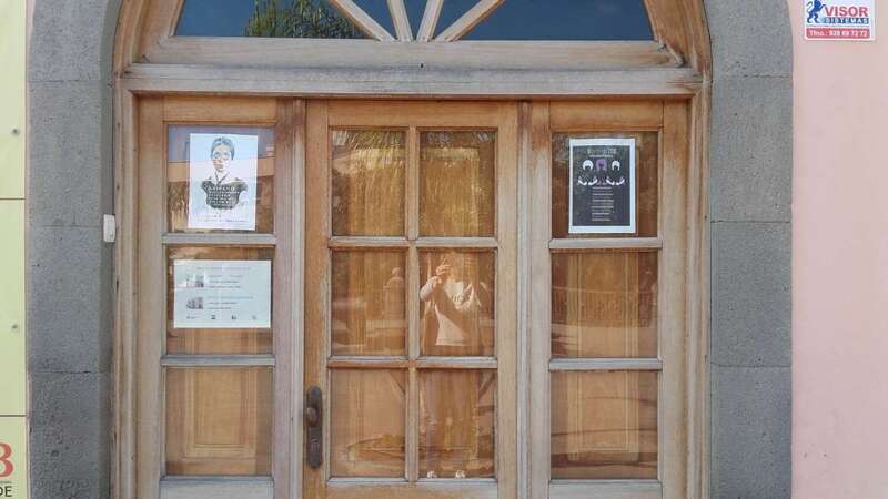 La Biblioteca de Arnao permanecerá cerrada durante toda la jornada de hoy (Foto TA)