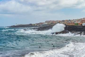 Viento y oleaje en la costa de Telde (Foto Antonio Rico)