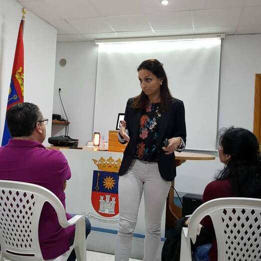 Momento de la charla de anoche en la sede de Más por Telde (Foto TA)