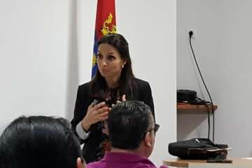 Charla de la doctora Glenda María Bautista en la sede de Más por Telde (Foto TA)