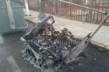 Arde un contenedor de basura en La Garita-Telde (Foto TA)