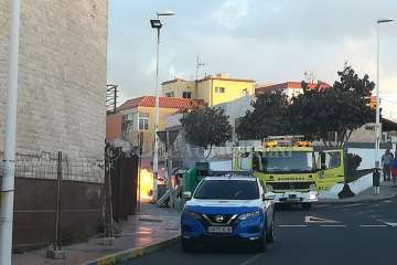 Arde un contenedor de basura en La Garita-Telde (Foto TA)