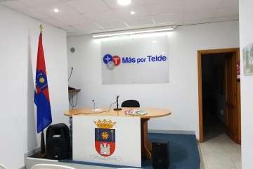 Pepa Aurora da una charla en Telde sobre los juegos de palabra y lectura (Foto TA)