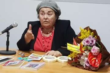 Pepa Aurora da una charla en Telde sobre los juegos de palabra y lectura (Foto TA)