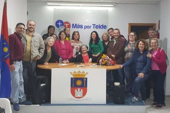 Pepa Aurora da una charla en Telde sobre los juegos de palabra y lectura (Foto TA)
