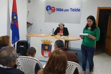 Pepa Aurora da una charla en Telde sobre los juegos de palabra y lectura (Foto TA)