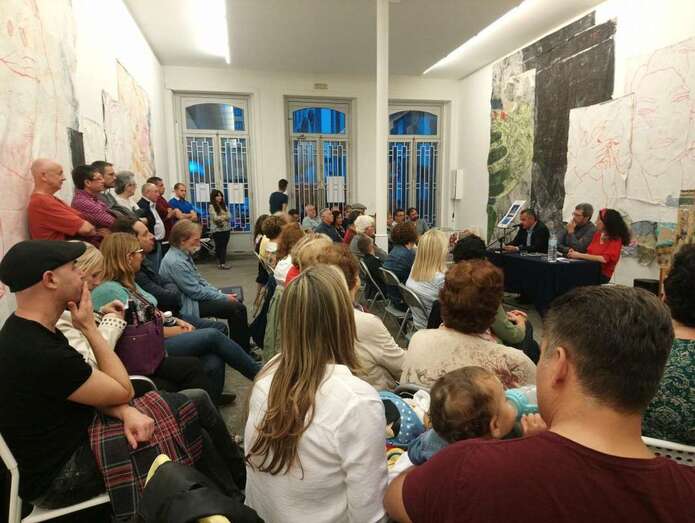 La presentación del libro tuvo lugar en la Galería de Arte Manuel Ojeda, en la capital grancanaria (Foto TA)