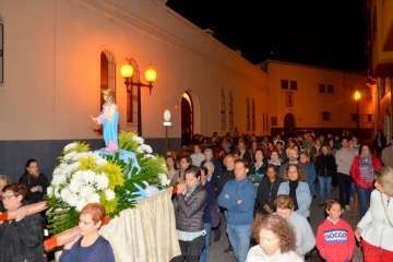 Procesión del Rosario de la Aurora de María Auxiliadora por Los Llanos de Telde (Foto TA)