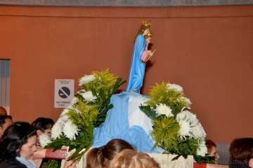 Procesión del Rosario de la Aurora de María Auxiliadora por Los Llanos de Telde (Foto TA)