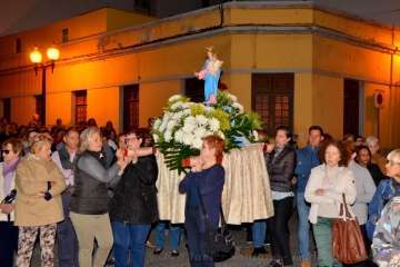 Procesión del Rosario de la Aurora de María Auxiliadora por Los Llanos de Telde (Foto TA)
