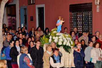 Procesión del Rosario de la Aurora de María Auxiliadora por Los Llanos de Telde (Foto TA)
