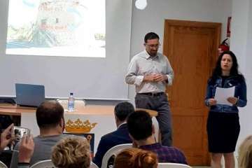 Didáctica charla de Galindo sobre el patrimonio cultural canario (Foto TA)