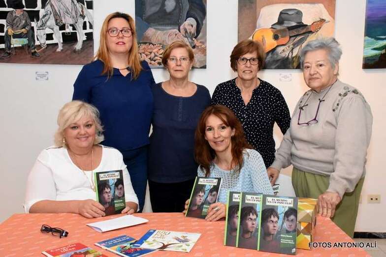 La presentación tuvo lugar en la Sociedad La Fraternidad (Foto Antonio Alí)