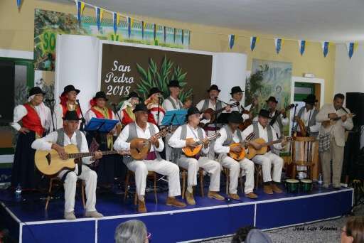 Momento de la actuación del grupo folclórico teldense (Foto Galdaraldia)