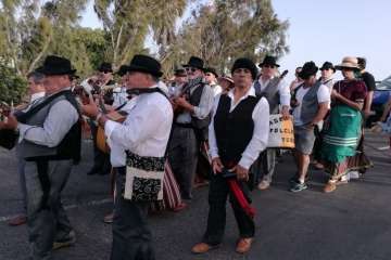 Romería ofrenda a San Fermín en El Caserío de Gando (Foto TA)