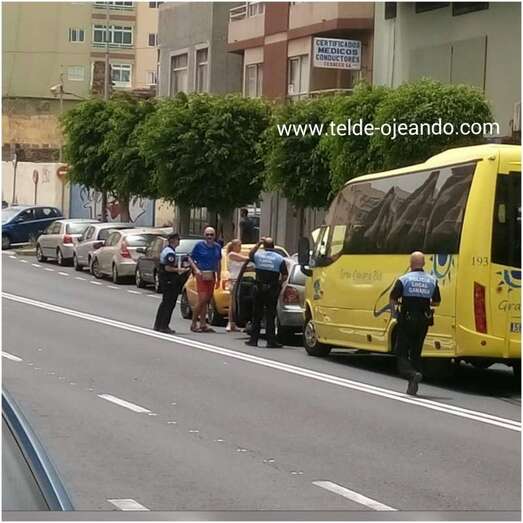 En el accidente se vieron implicados dos turismos y una guagua (Foto Telde Hojeando)