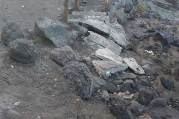 El acceso a la playa de Playas, en mal estado (Foto TA)