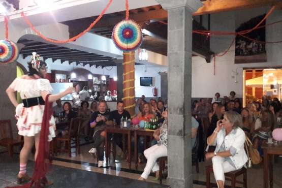 'Las chicas de Víctor Copas' animan El Casino de Telde (Foto TA)