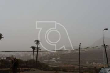 La calima 'sitia' a Telde (Foto Jesús Ruiz Mesa)