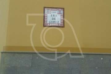 Vehículo con la puerta del conductor apalancada (Foto TA)