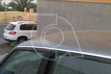 Vehículo con la puerta del conductor apalancada (Foto TA)
