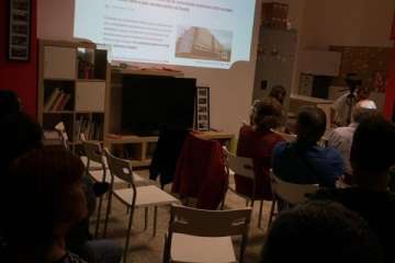 Marea Blanca explica en Telde sus propuestas para un sistema canario de salud de calidad, en la sede de IUC (Foto TA)