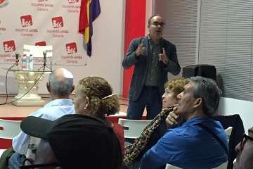 Marea Blanca explica en Telde sus propuestas para un sistema canario de salud de calidad, en la sede de IUC (Foto TA)