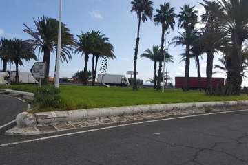 Los vecinos de Las Remudas vuelven a coger el sacho para adecentar sus jardines (Foto TA)