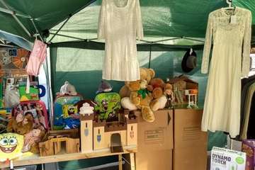  Rastrillo solidario de la RSP de Jinámar en el mercadillo dominical (Foto TA)