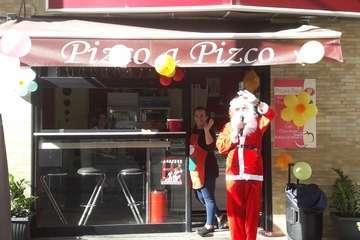 Papá Noel, en el Piscolabis Pizco a Pizco (Foto TA)