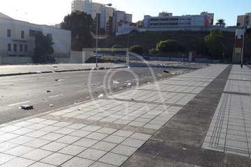 El mercadillo de Jinámar deja las calles llena de residuos (Foto TA)