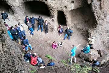 Visita guiada a Cuatro Puertas por el arqueólogo Abel Galindo (Foto TA)