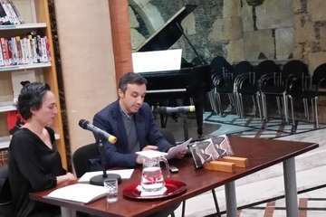 El pianista Ignacio Clemente hace disfrutar a Telde de los temas de Rosa María Ascot (Foto Jesús Ruiz Mesa)