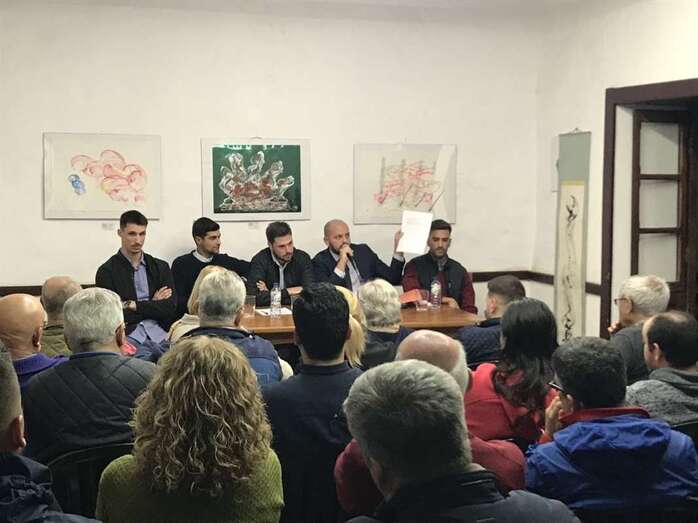 La reunión informativa tuvo lugar en El Casino de Telde (Foto TA)