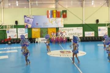 La comparsa Los Diamantes apoya al Rocasa (Foto TA)