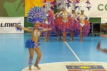 La comparsa Los Diamantes apoya al Rocasa (Foto TA)