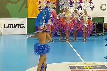 La comparsa Los Diamantes apoya al Rocasa (Foto TA)