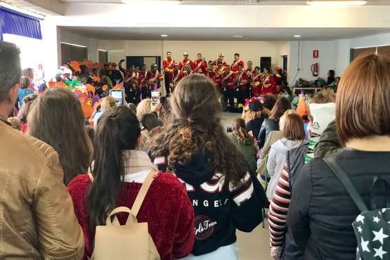Los Nietos de SaryMánchez y Las Golisnionas dan la murga en los colegios de Telde (Foto TA)