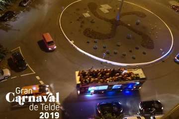 La carroza anunciadora del Carnaval ya recorre Telde (Foto TA)