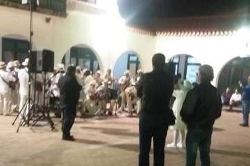 Baile de piñatas en la Casa de la Juventud (Foto TA)