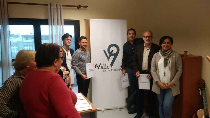 El colectivo vecinal  le trasladó a miembros de Cs su agenda de prioridades (Foto TA)