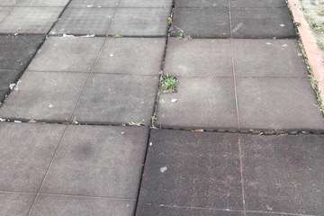 El parque infantil del Cascajo de Jinámar, abandonado y sucio (Foto TA)