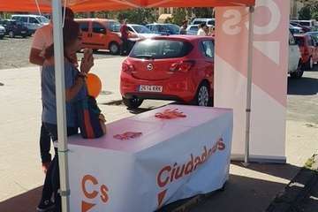  El mercadillo de Jinámar, punto de concurrencia política (Foto TA)