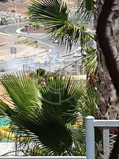 Bomberos del Consorcio de Emergencias en la zona, hace unos minutos (Foto TA)