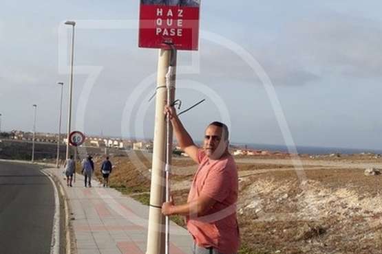 El PSOE de Telde se da prisa en retirar su cartelería del 28-A (Foto TA)