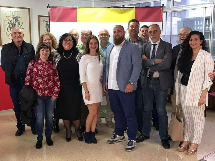 Candidatos de Vox de Gran Canaria. En el centro de la imagen, Jonathan Hernández, aspirante a la Alcaldía de Telde (Foto TA)