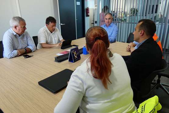 El PSOE insular palpa la situación del sector industrial en El Goro (Foto Acfi Press)