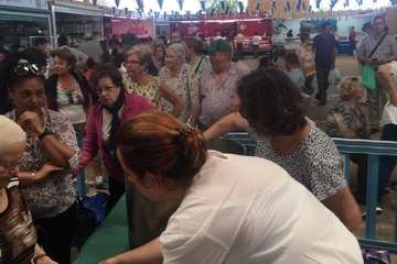 Colas en el Mercado de Telde para degustar el potaje de berros (Foto TA)