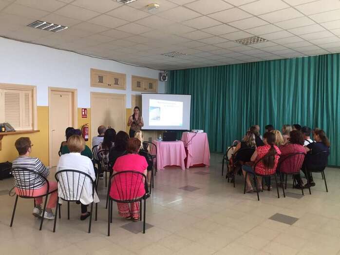 El taller tuvo lugar este sábado en la sede del colectivo vecinal Punto y Seguido